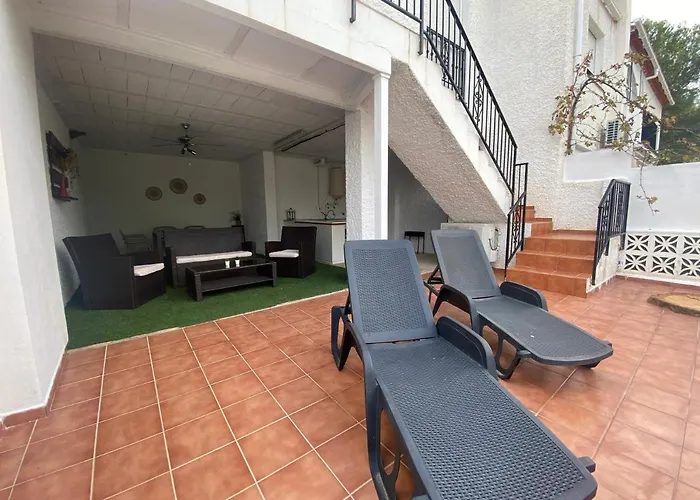 Casas Adosadas Lambda Альмуньекар