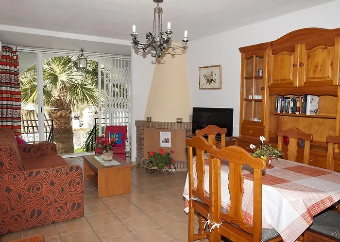 Casas Adosadas Lambda Альмуньекар