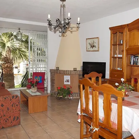 Casas Adosadas Lambda Альмуньекар